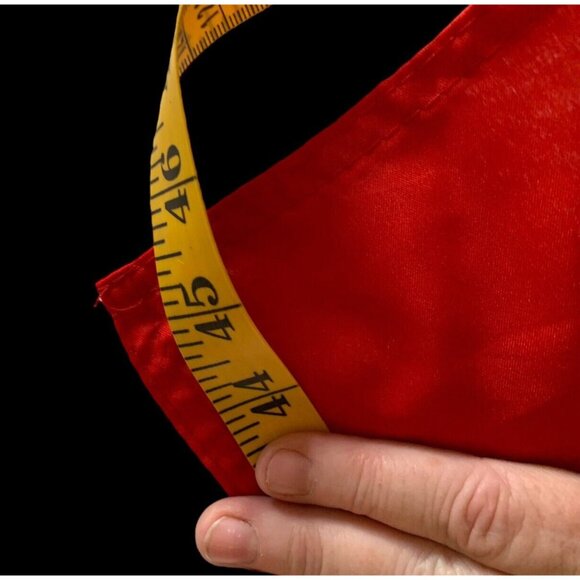 Vans Off the Wall Red Banner Flag with Grommets 28" x 45" - Picture 3 of 6